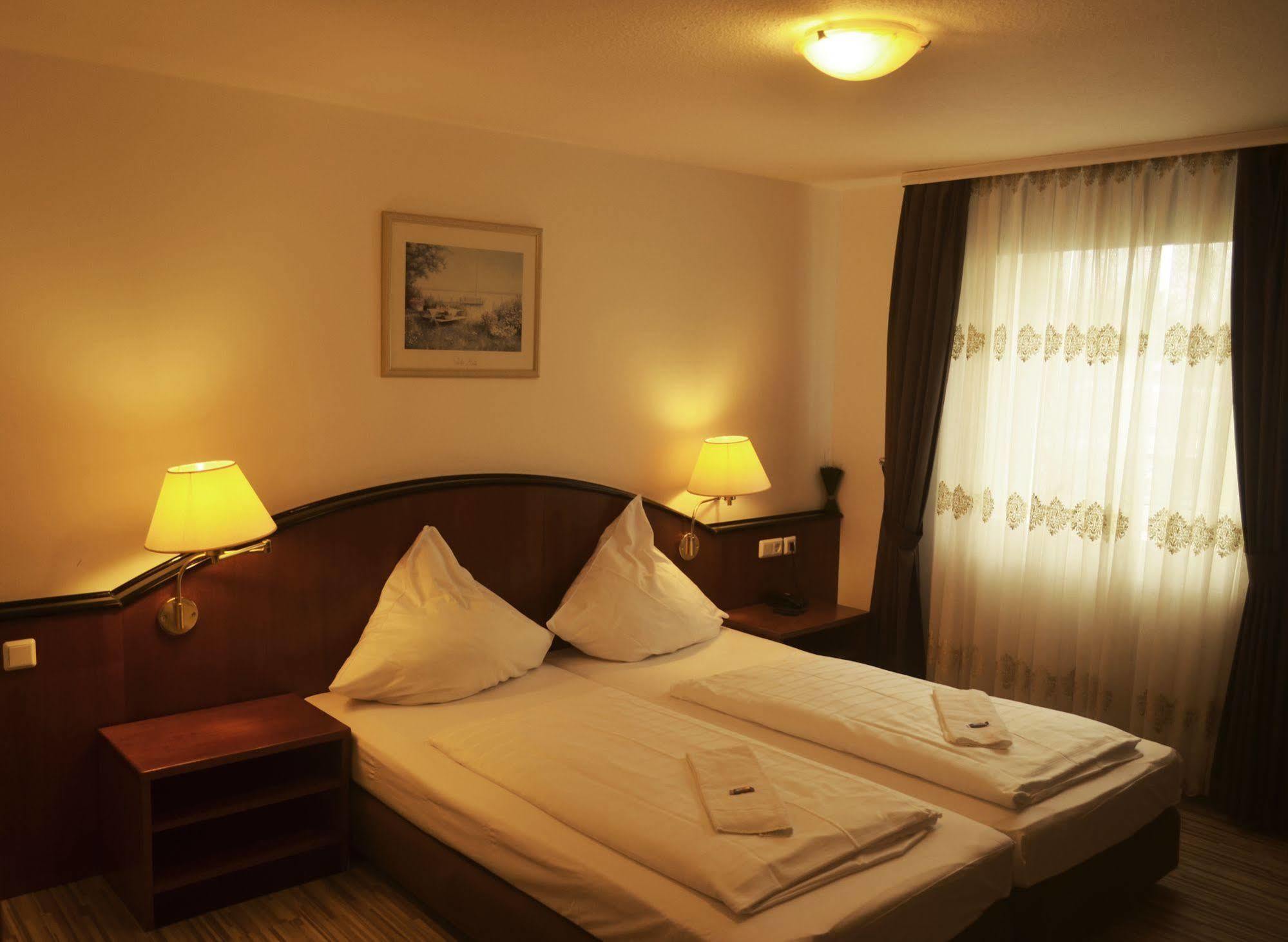 As Hotel Göttingen Dış mekan fotoğraf